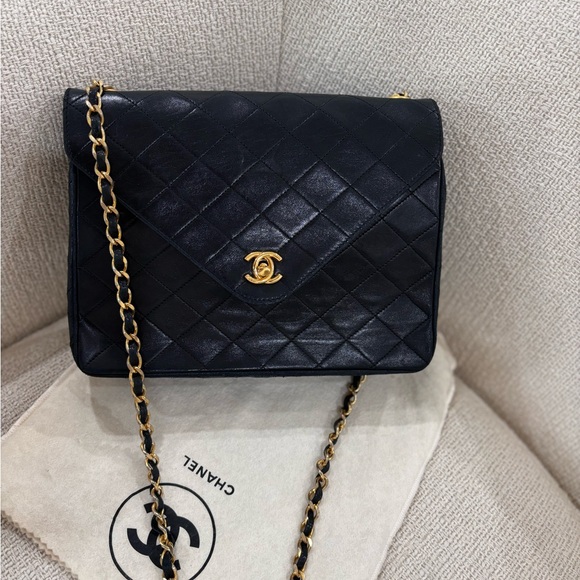 Authentic CHANEL black lambskin wild stitch vintage Diane bag - Picture 5 of 16